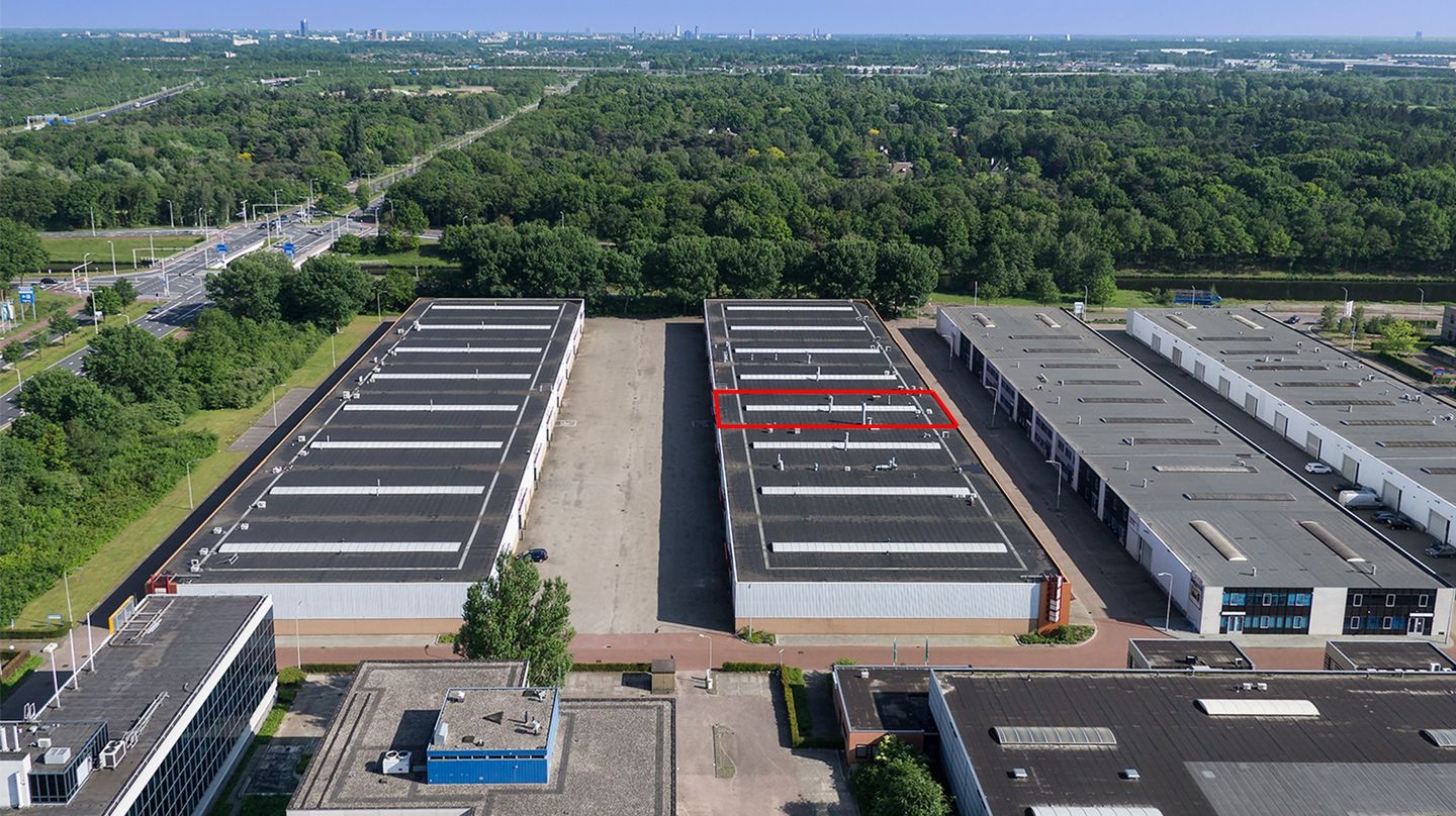 Bekijk foto 2 van Hallenweg 13