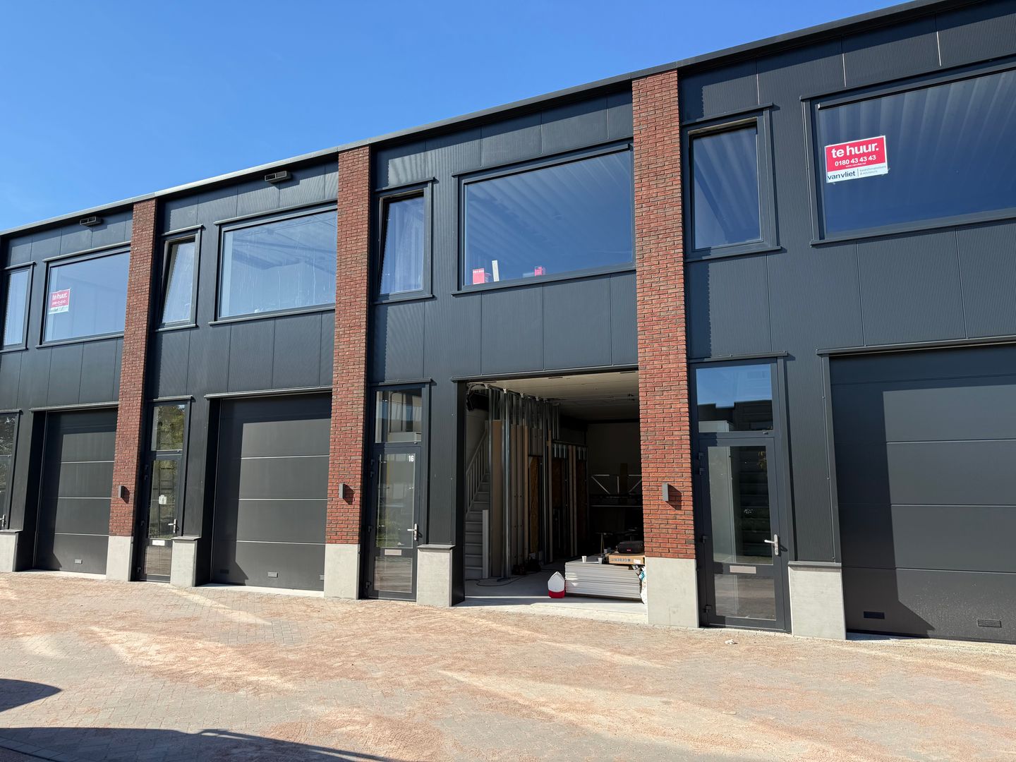 Bekijk foto 2 van Leerlooierstraat 16