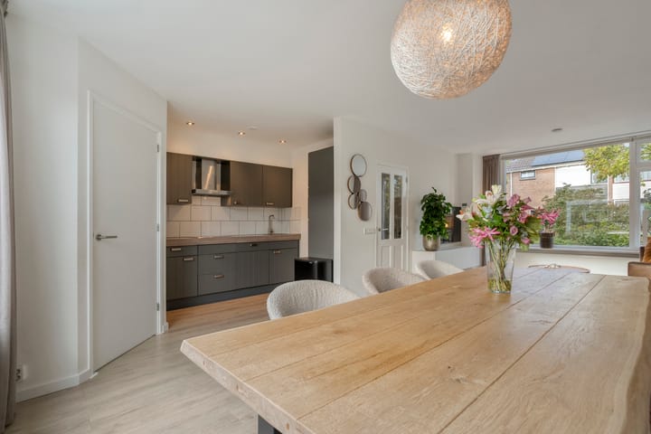 Tussenwoning te koop: Gloxiniaweg 5, Zwolle