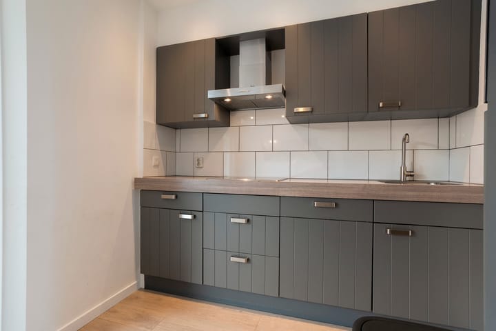 Tussenwoning te koop: Gloxiniaweg 5, Zwolle