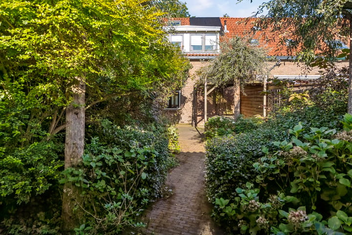 Hoekwoning te koop: Piet Heinstraat 11, Zwolle