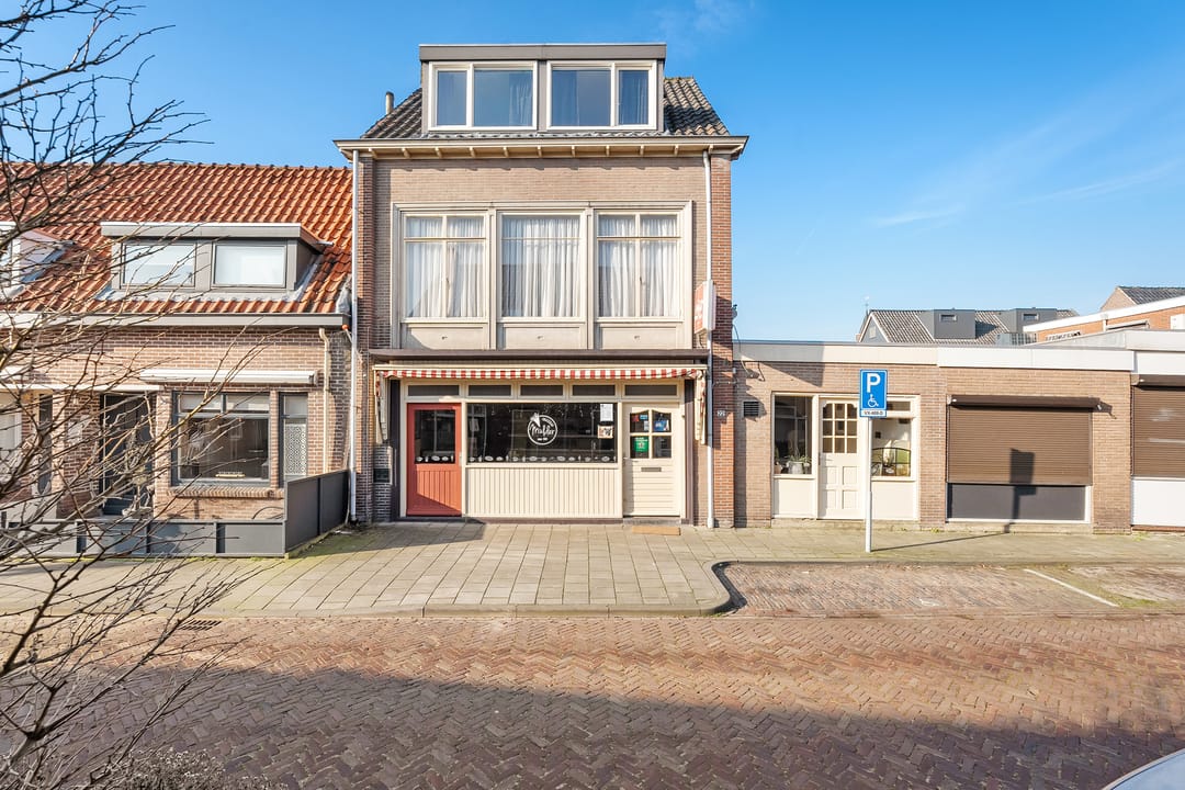 Photo 1 of Middelbuurtstraat 22