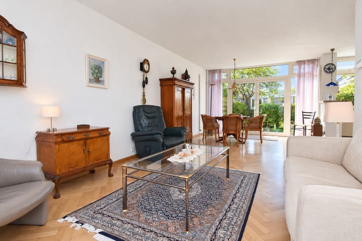 Tussenwoning te koop: Graaf Lodewijklaan 6, Leidschendam