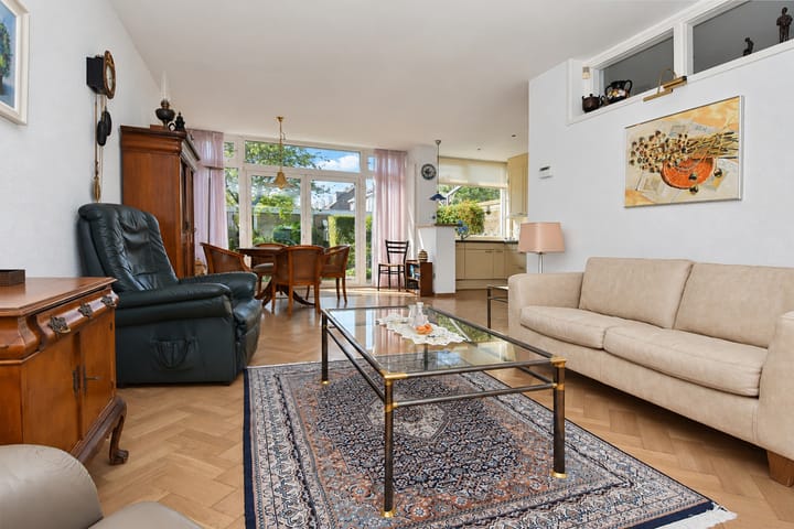 Tussenwoning te koop: Graaf Lodewijklaan 6, Leidschendam