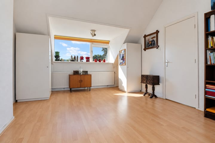 Tussenwoning te koop: Graaf Lodewijklaan 6, Leidschendam