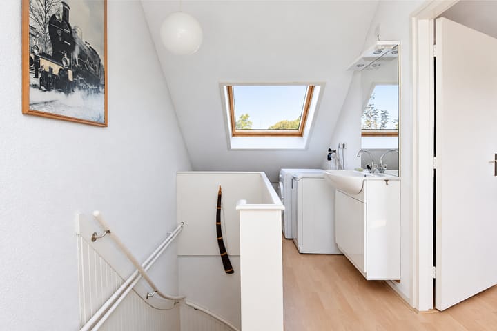 Tussenwoning te koop: Graaf Lodewijklaan 6, Leidschendam