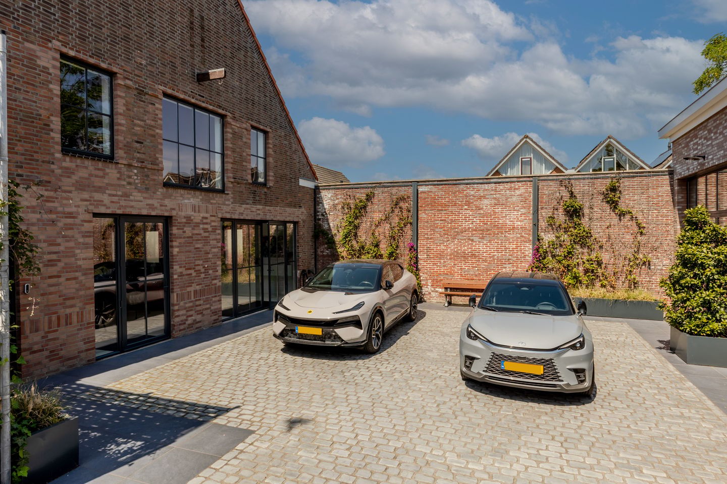 View photo 1 of Noordvliet 139
