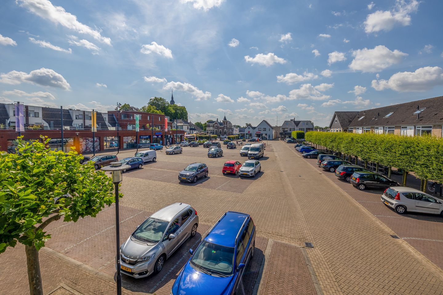 Bekijk foto 3 van Dorpsplein 4