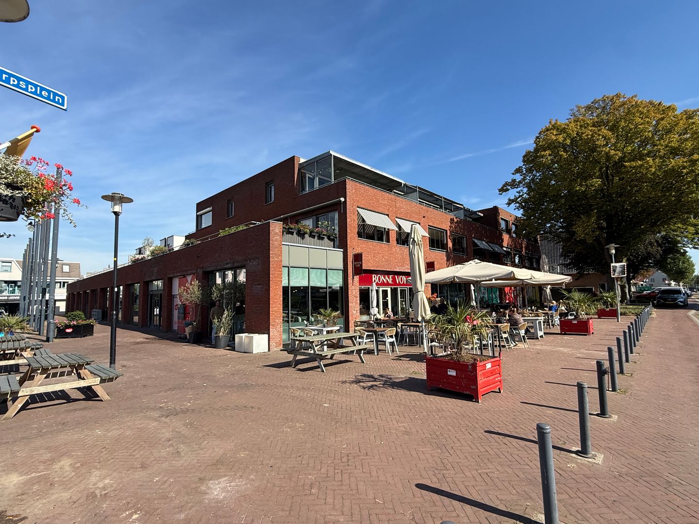 Bekijk foto 4 van Dorpsplein 4