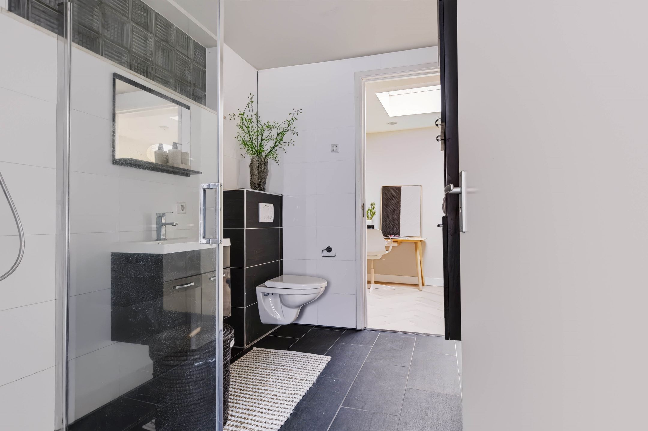 Photo 21 of Zandberg 4-E