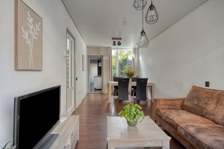 Photo 2 of Pastoor van Beurdenstraat 61