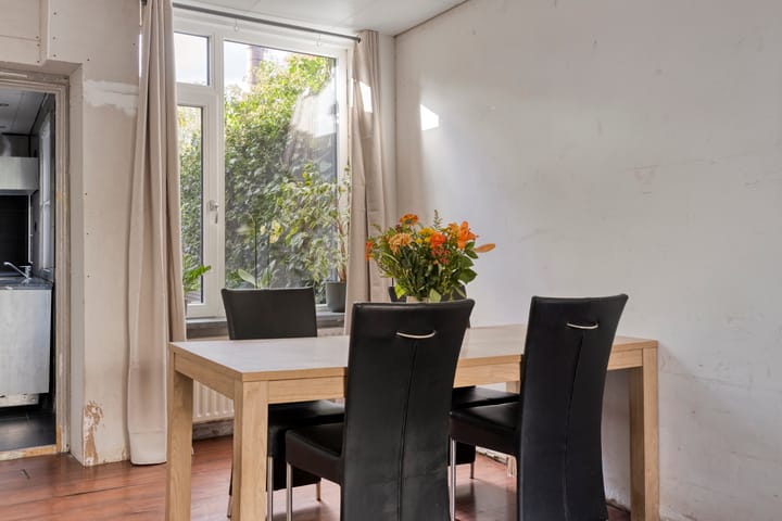 Photo 4 of Pastoor van Beurdenstraat 61