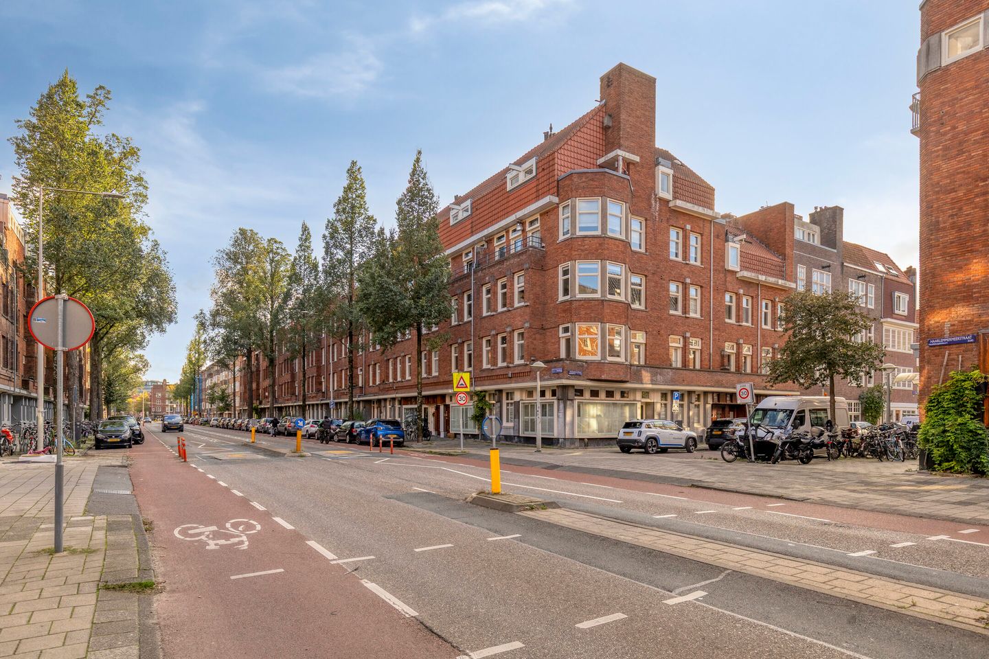 Photo 25 of Weissenbruchstraat 41-1