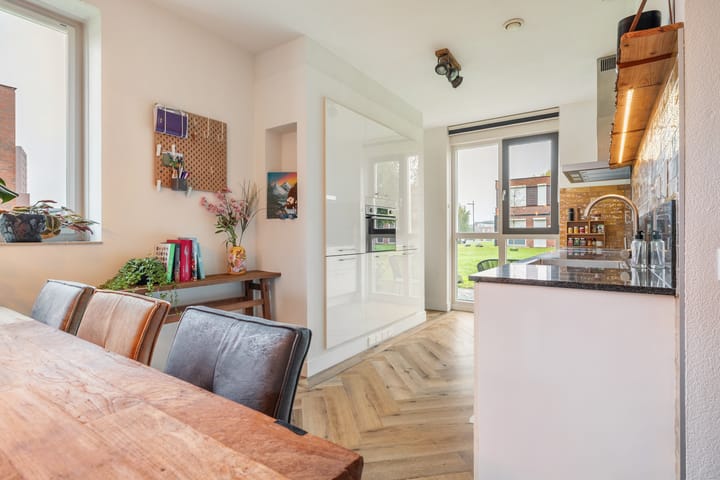 Hoekwoning te koop: Lange Weide 72, Breda