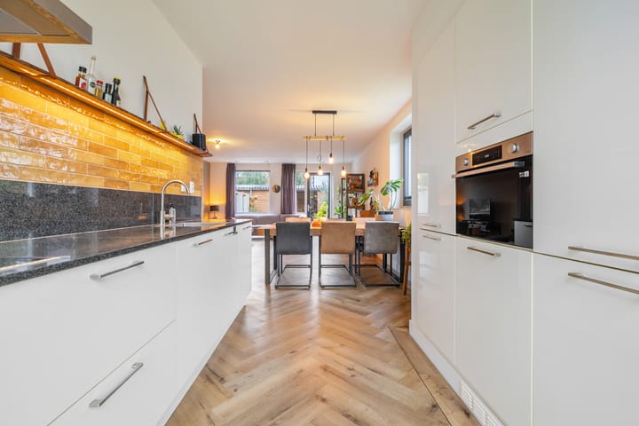 Hoekwoning te koop: Lange Weide 72, Breda