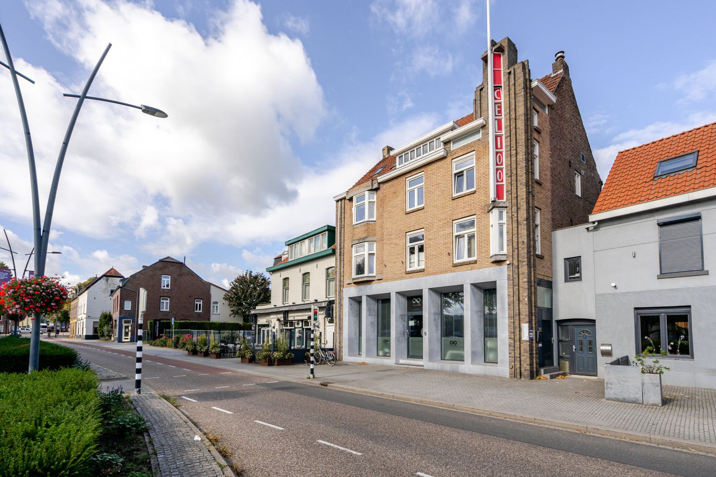 View photo 1 of Maastrichterlaan 5