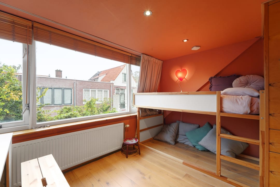 Photo 32 of Oosterstraat 57