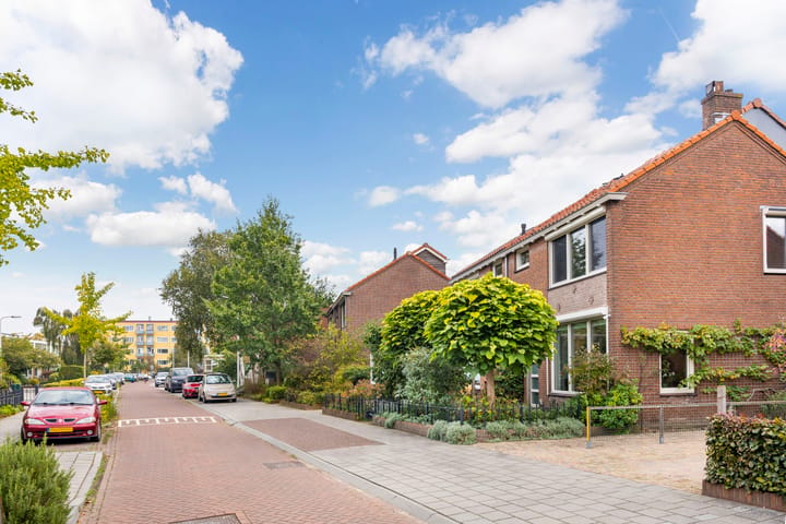 Photo 4 of Jasmijnstraat 15