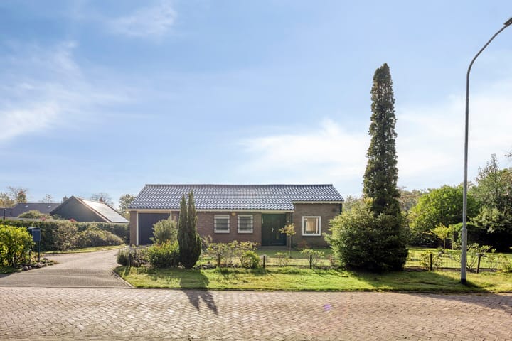 Photo 4 of Dennenlaan 11