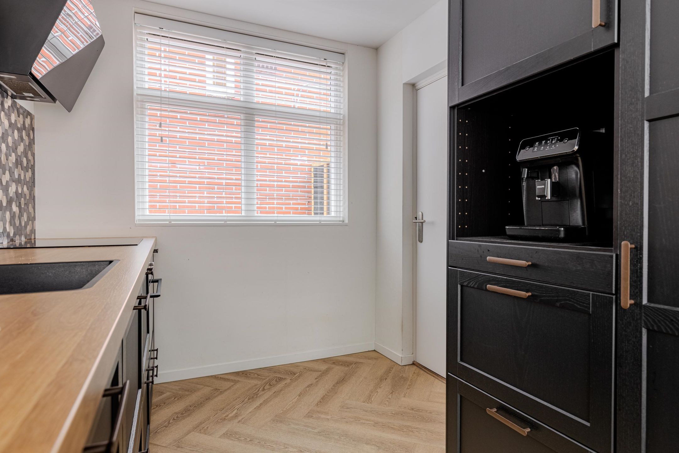 Photo 18 of Schoolstraat 11