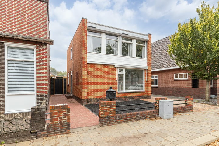 Photo 2 of Schoolstraat 11