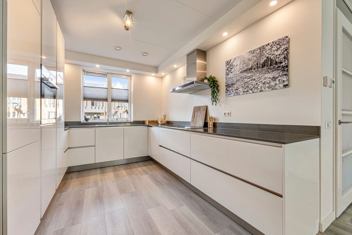 Tussenwoning te koop: Ringdijk 63, Arnhem