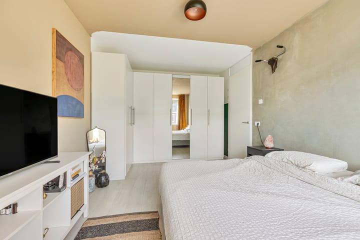 Tussenwoning te koop: Ringdijk 63, Arnhem