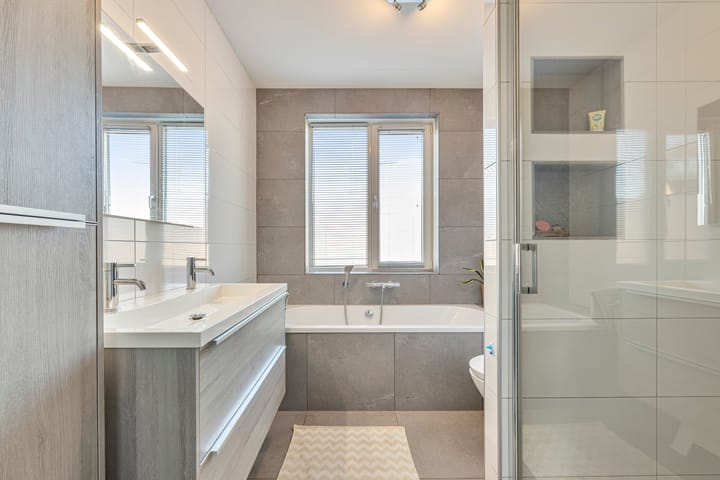 Tussenwoning te koop: Ringdijk 63, Arnhem