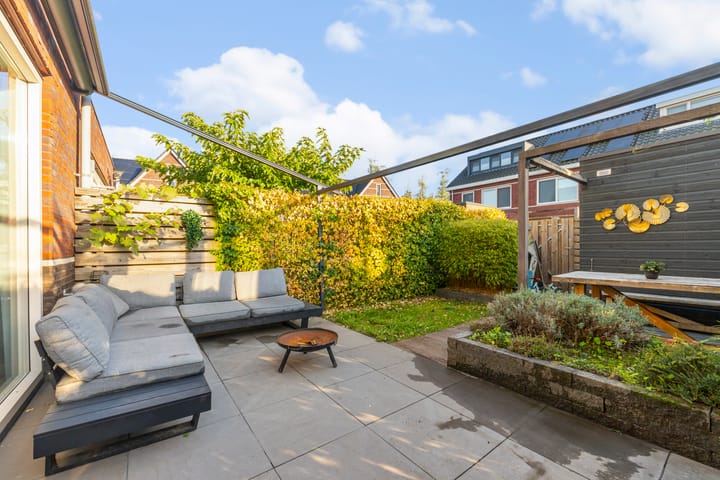 Tussenwoning te koop: Ringdijk 63, Arnhem