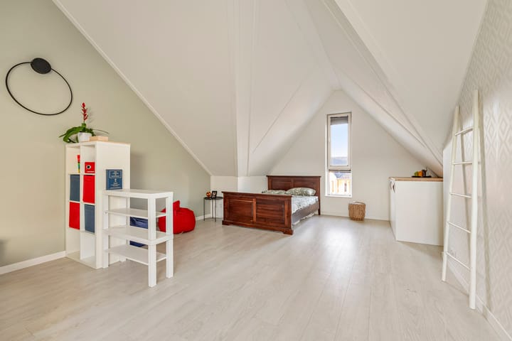 Tussenwoning te koop: Ringdijk 63, Arnhem