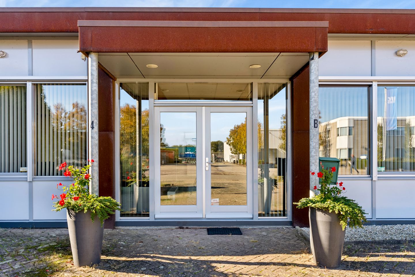 View photo 4 of Prof. Minckelersweg 4-b