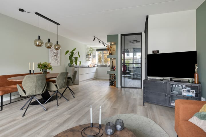 Hoekwoning te koop: Prinses Amaliastraat 18, Oosterhout (Nb)
