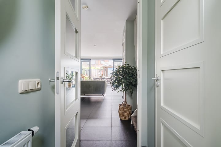 Tussenwoning te koop: Nevenspoor 5, Assendelft