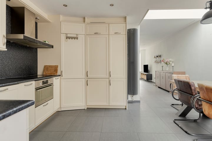 Tussenwoning te koop: Borneostraat 9, Tilburg