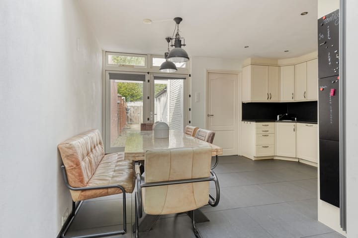 Tussenwoning te koop: Borneostraat 9, Tilburg