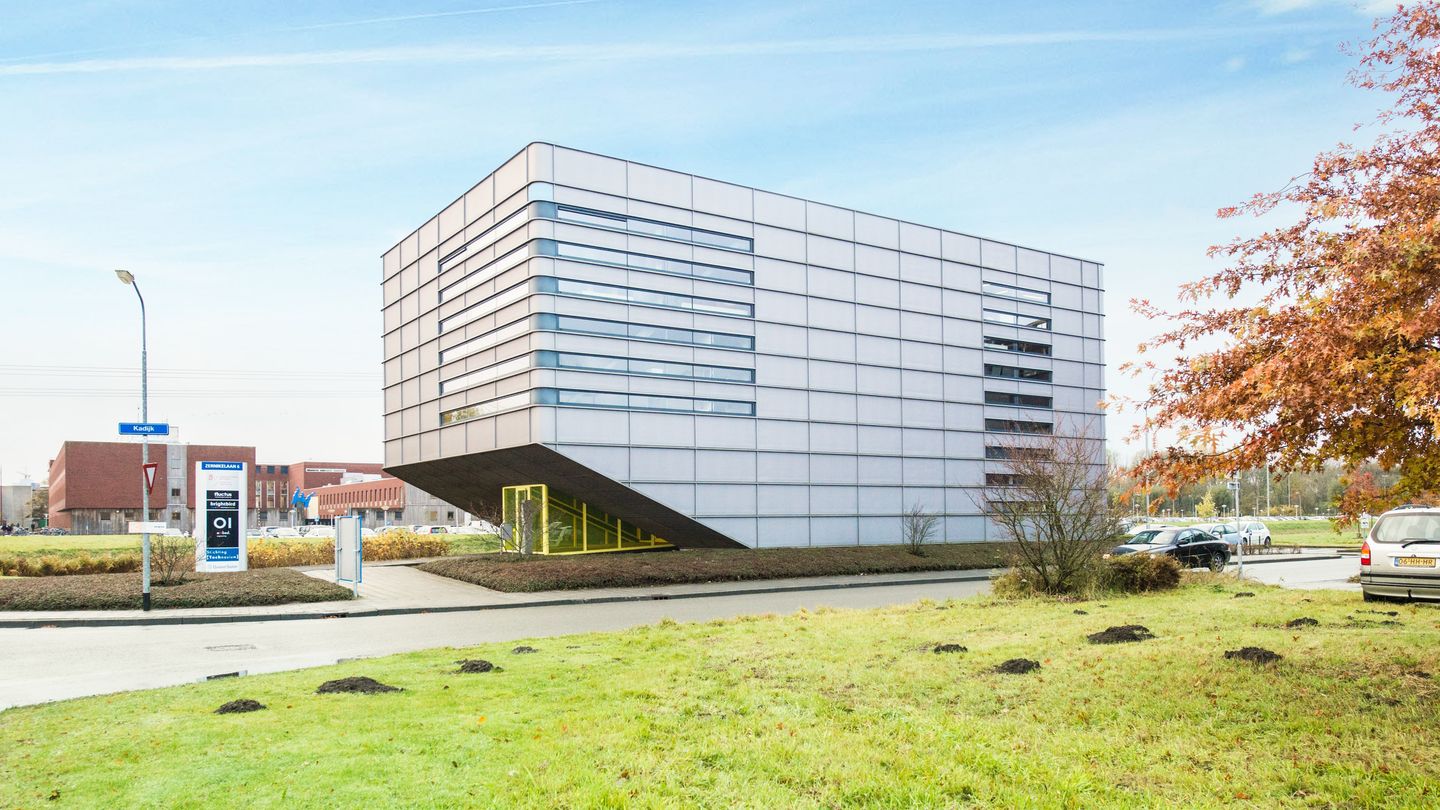 View photo 1 of Zernikelaan 6
