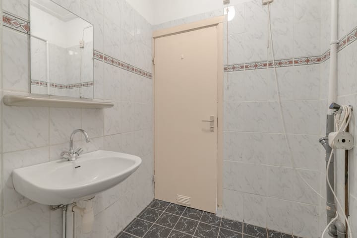 Tussenwoning te koop: Van der Goesstraat 10, Utrecht