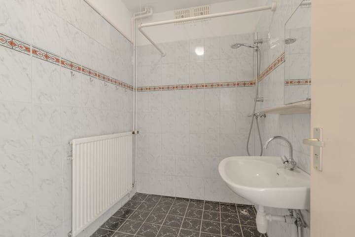 Tussenwoning te koop: Van der Goesstraat 10, Utrecht