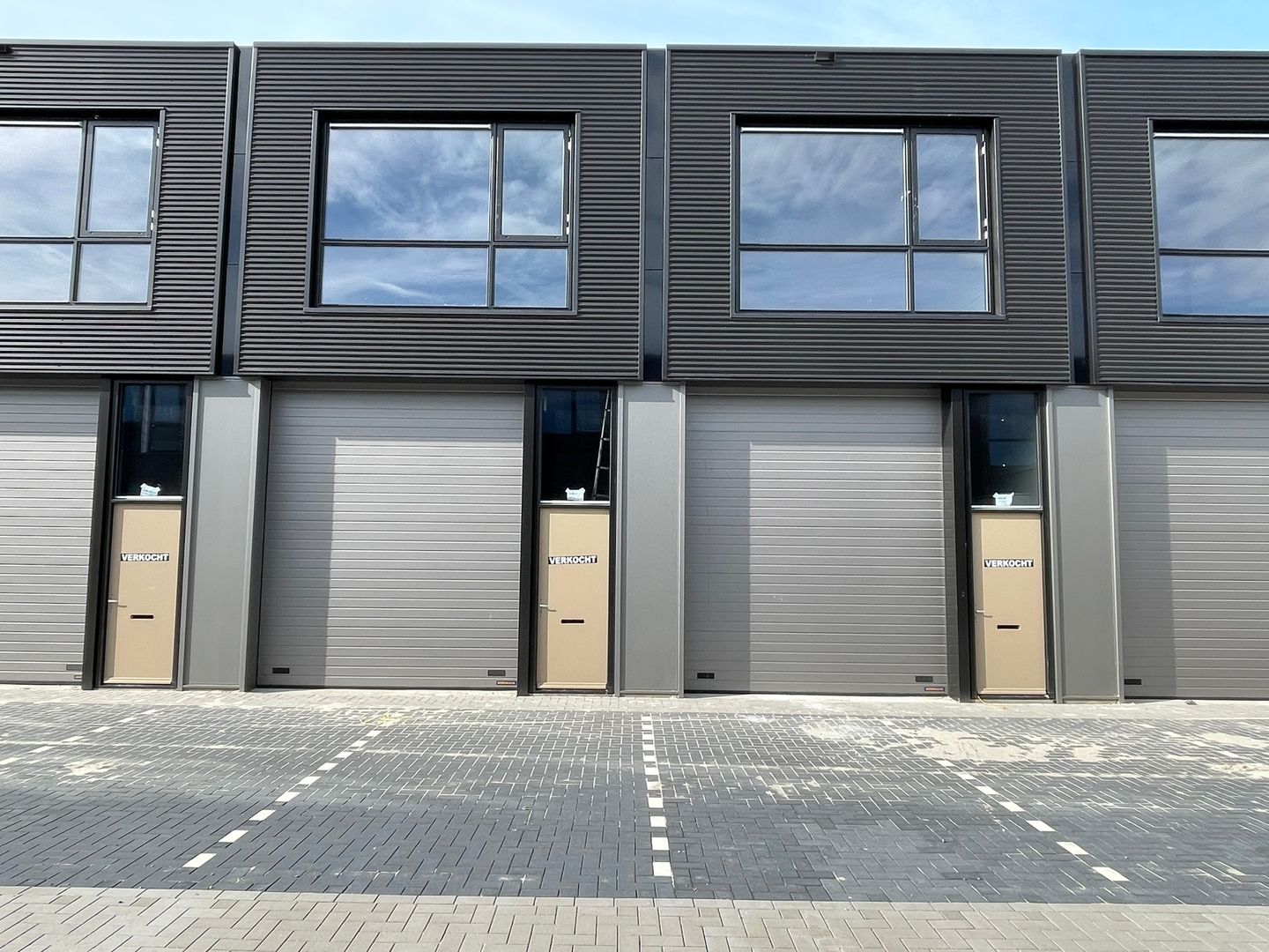 View photo 2 of Jupiterweg 21-g5