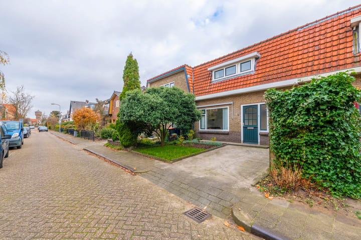 Tussenwoning te koop: Leliestraat 6, Zeist