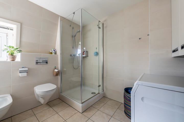 Tussenwoning te koop: Leliestraat 6, Zeist