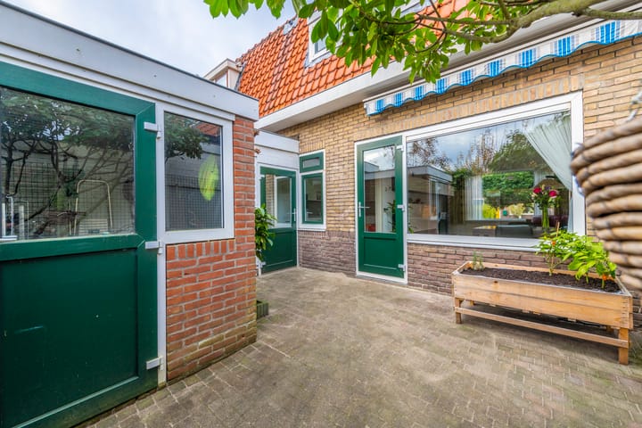 Tussenwoning te koop: Leliestraat 6, Zeist