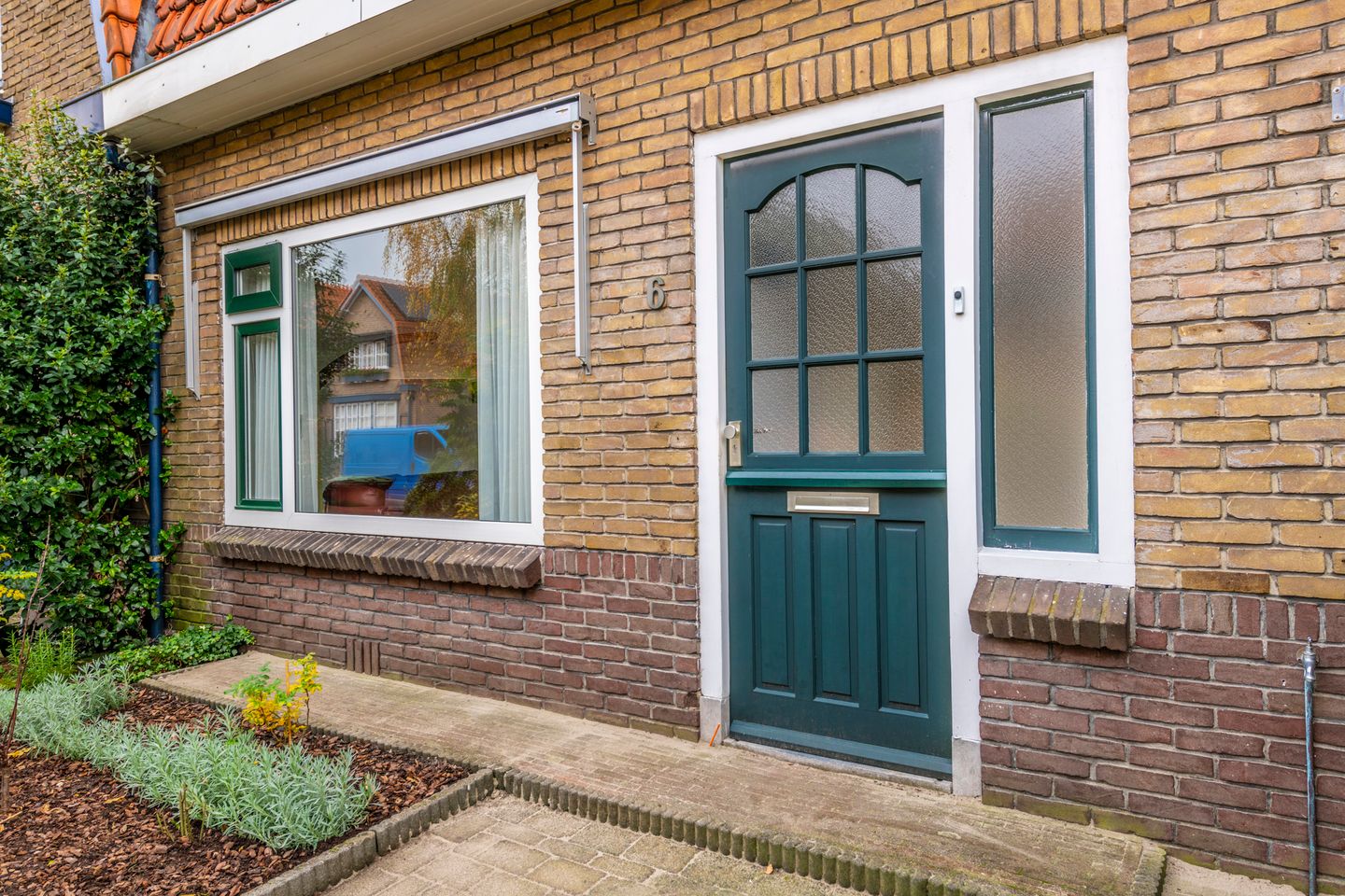 Photo 20 of Leliestraat 6