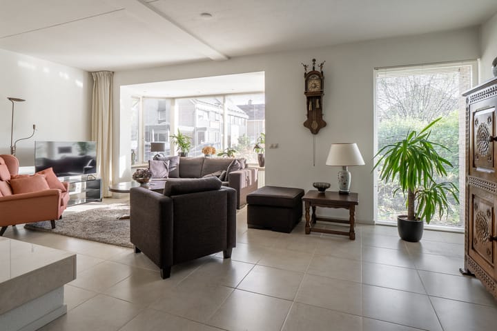 Tussenwoning te koop: Dinant Dijkhuisstraat 120, Hengelo