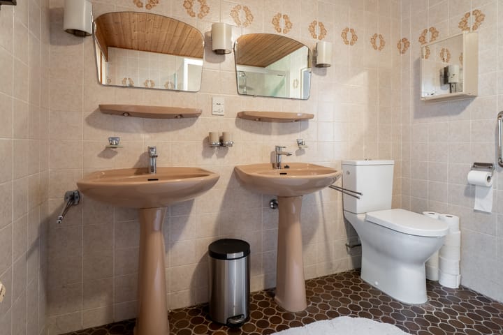 Tussenwoning te koop: Dinant Dijkhuisstraat 120, Hengelo