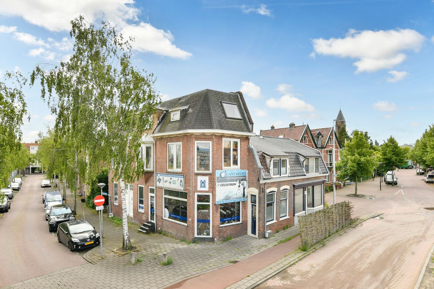 Bekijk foto 2 van Middeldorpstraat 1