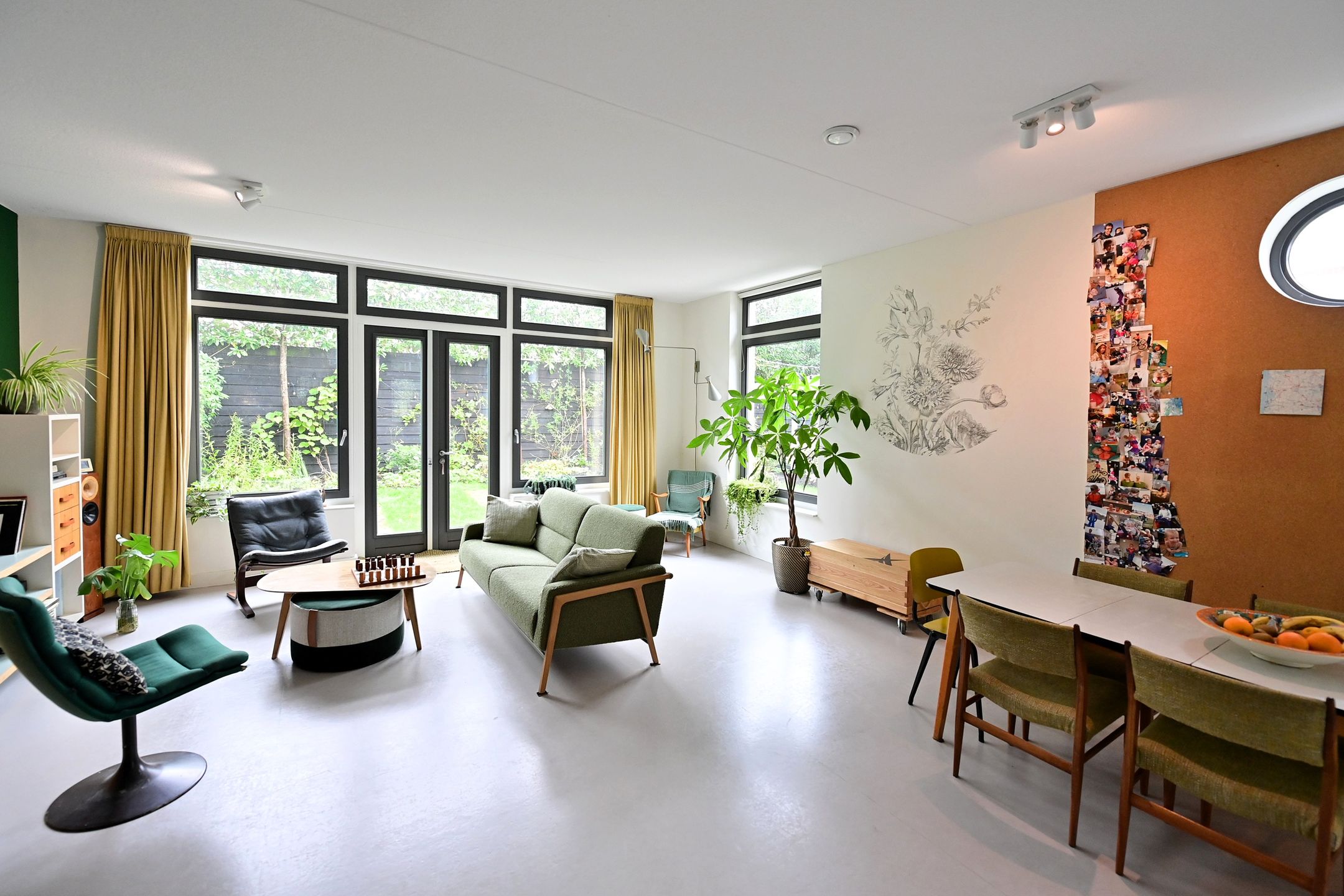 Photo 3 of P.A. Weeldenburgpad 14