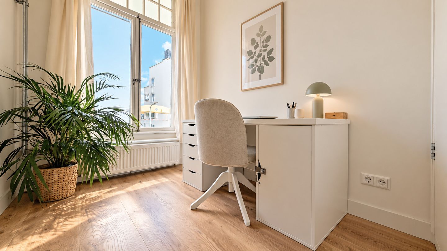 Photo 10 of Moesstraat 12-A