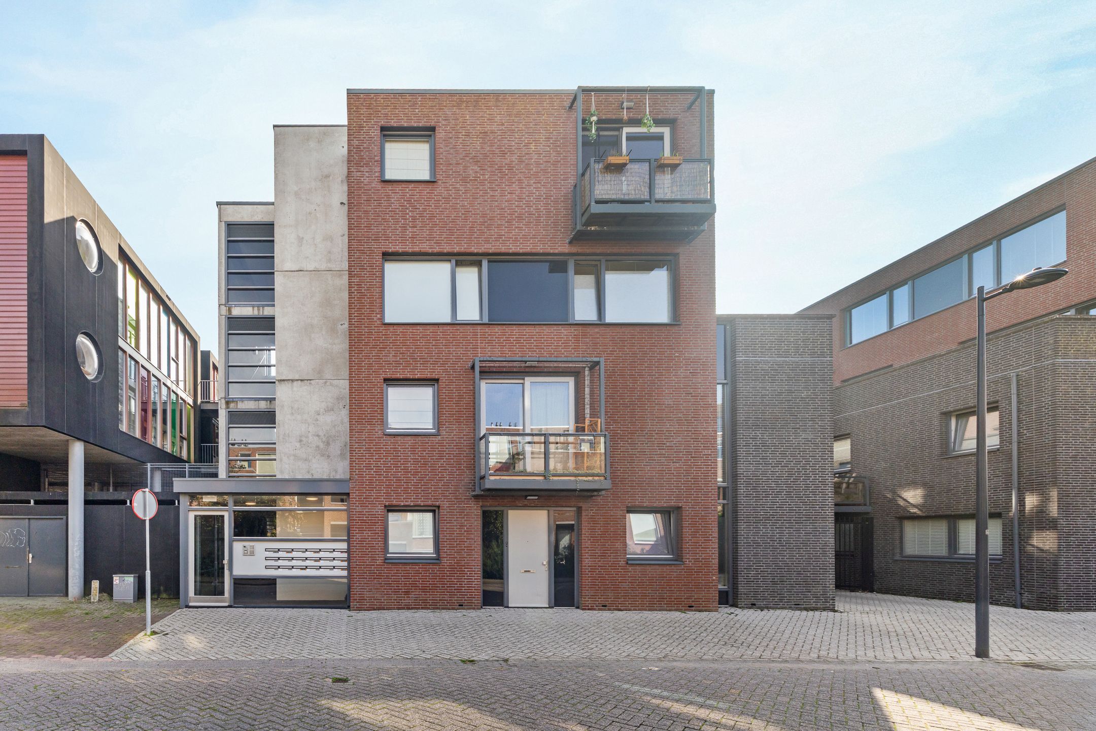Photo 6 of Donkvaart 7-D16