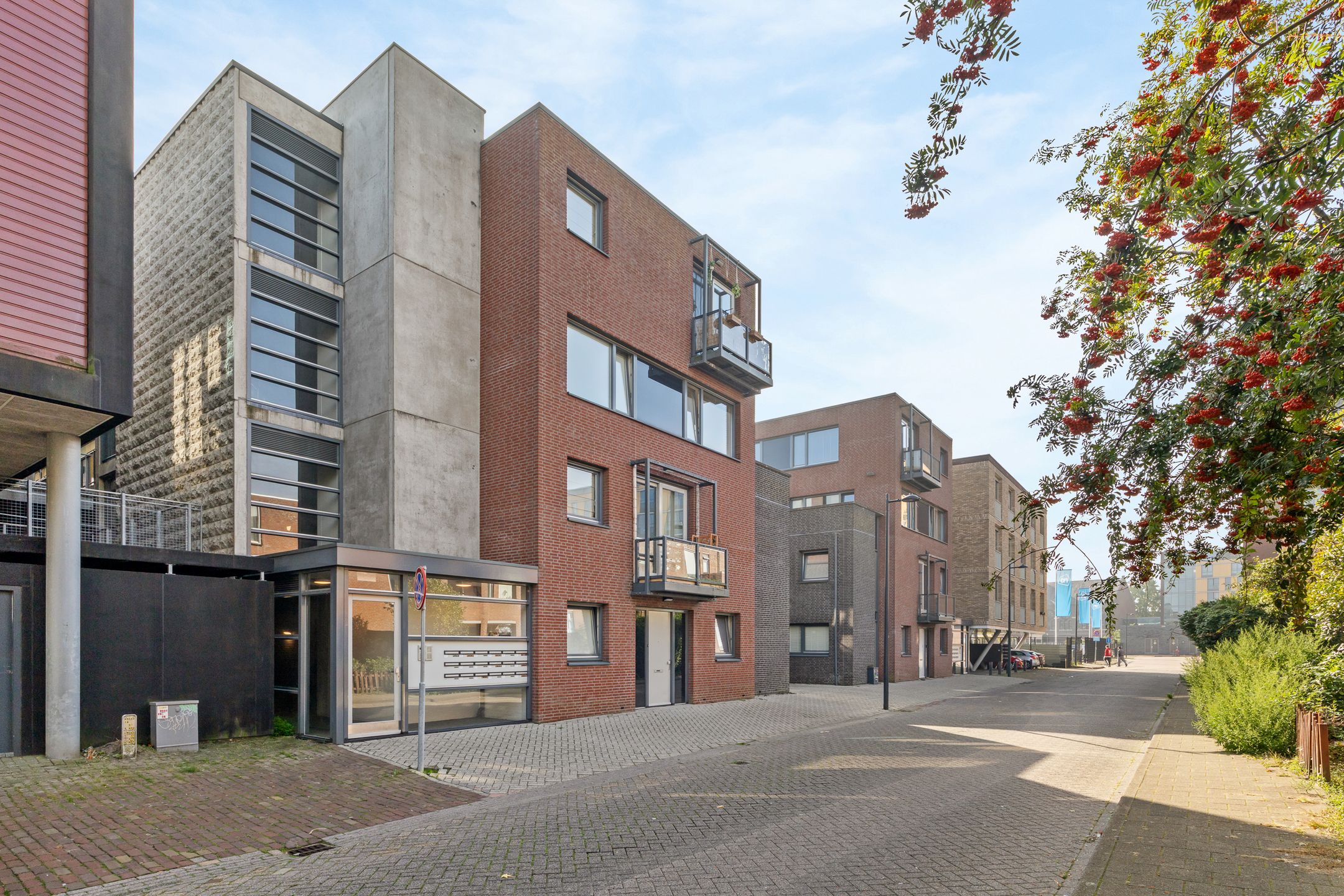 Photo 24 of Donkvaart 7-D16